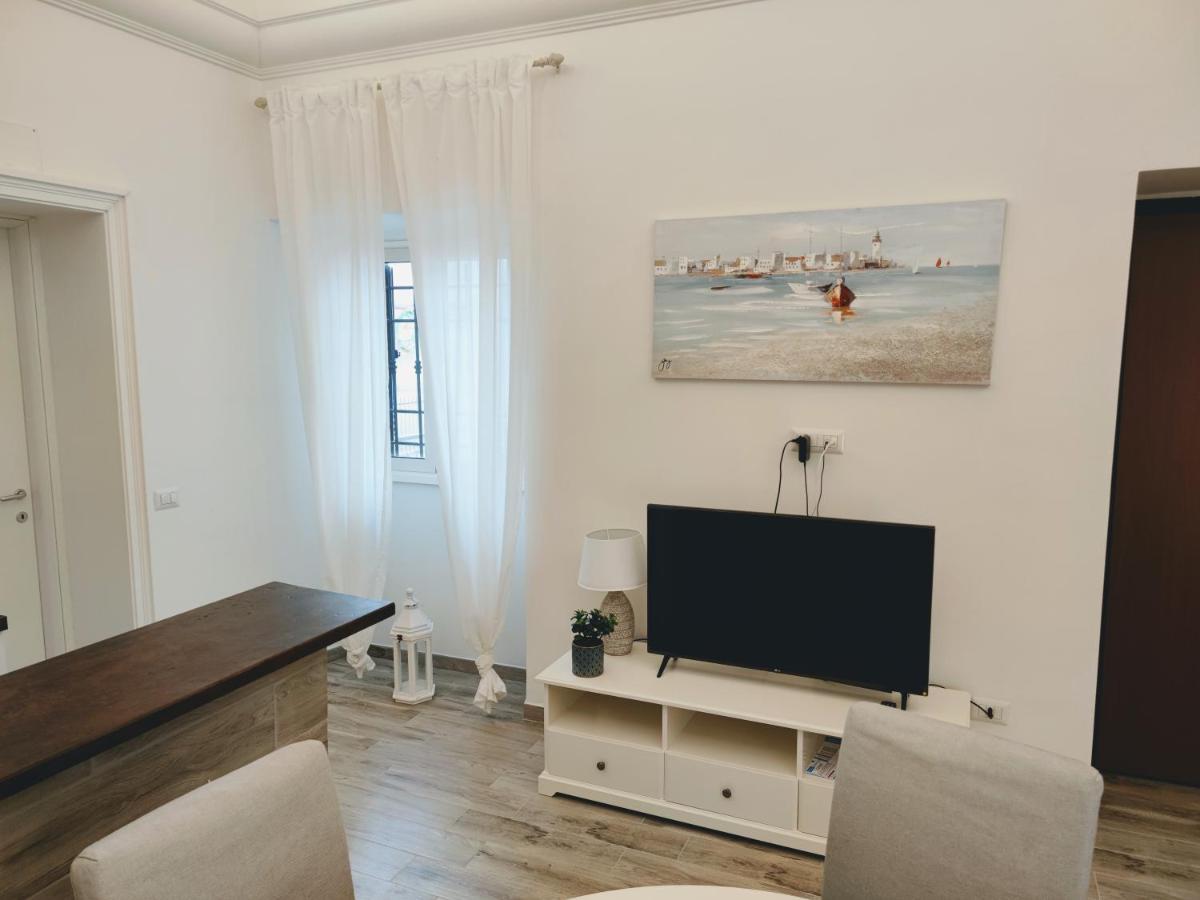 Christy Suite Elegante Appartamento Nel Centro Storico Di Анцио Экстерьер фото